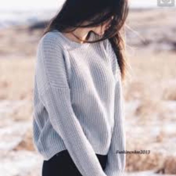 Brandy Melville Baby Blue Bronx Sweater - Picture 3 of 4